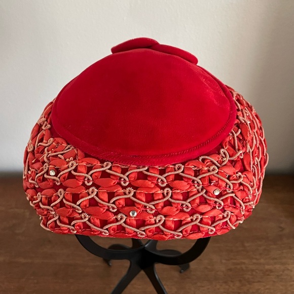 Vintage Red Velvet Juliette Cap - Picture 2 of 9